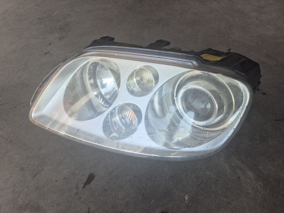 Far stanga cu xenon vw touran nonfacelift 2003-2006 cod 1T0941031F