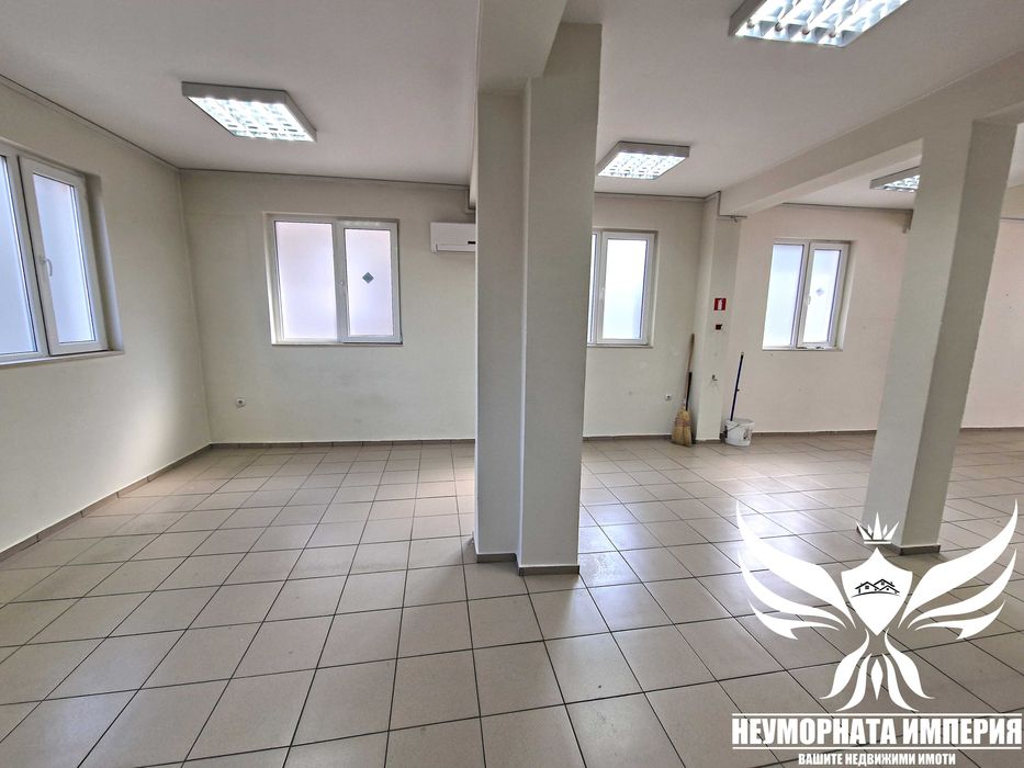 Дава се под наем Магазин в Асеновград - 180 кв.м за 727.77 € - Снимка #4