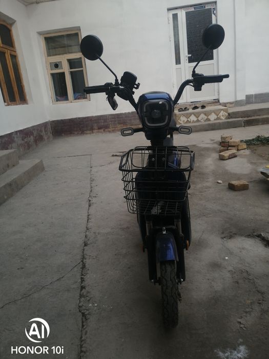 Elektron skuter sotiladi