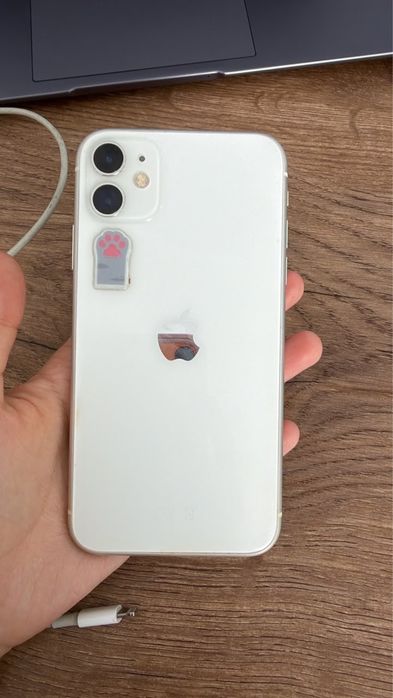 Айфон 11 белого цветы