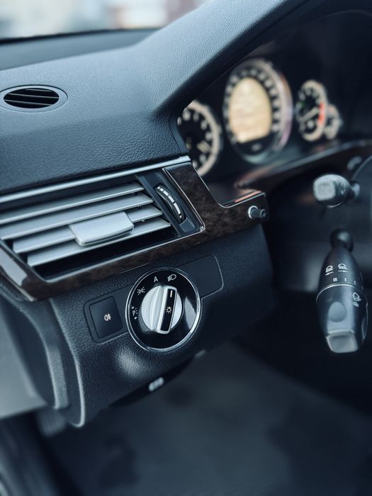 Mercedes-Benz E200, 2010 года