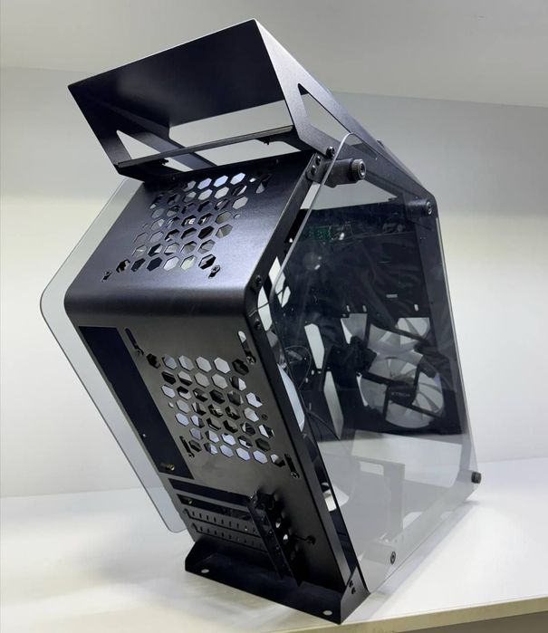 Xtech Transformer Case RGB 4Fan! Yaxshi holatda! 4ta!