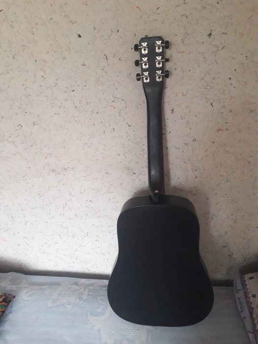 gitara sotiladi izohni o'qing sotilgandan keyin qaytib olinmaydi!