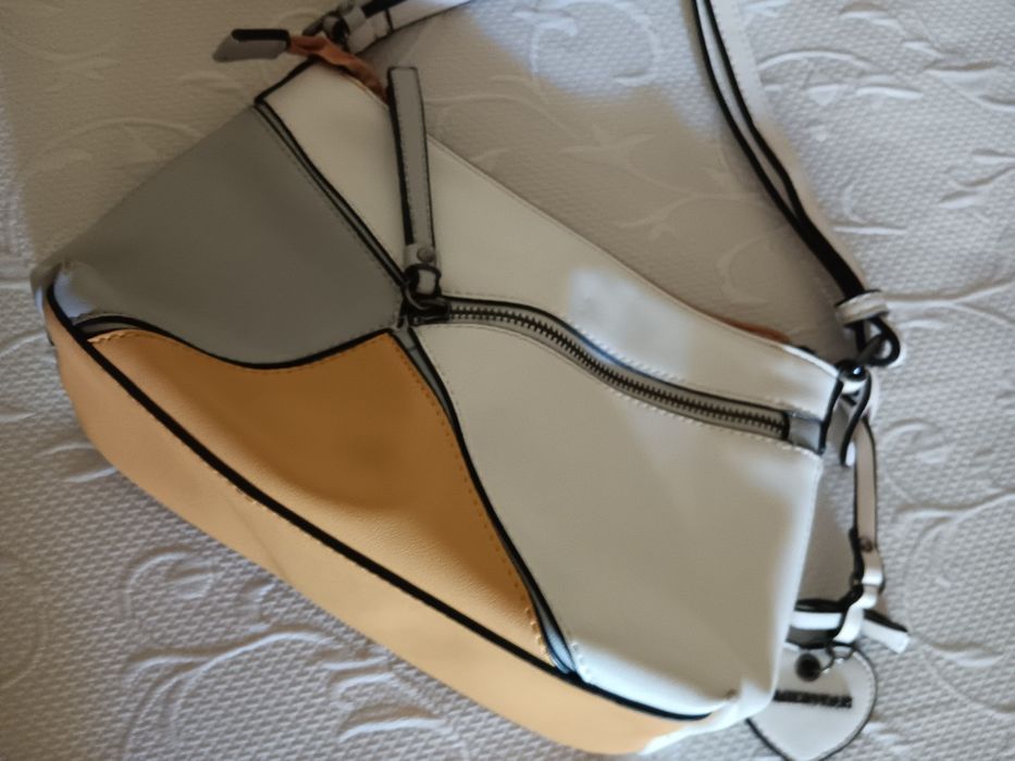 Дамска чанта през рамо