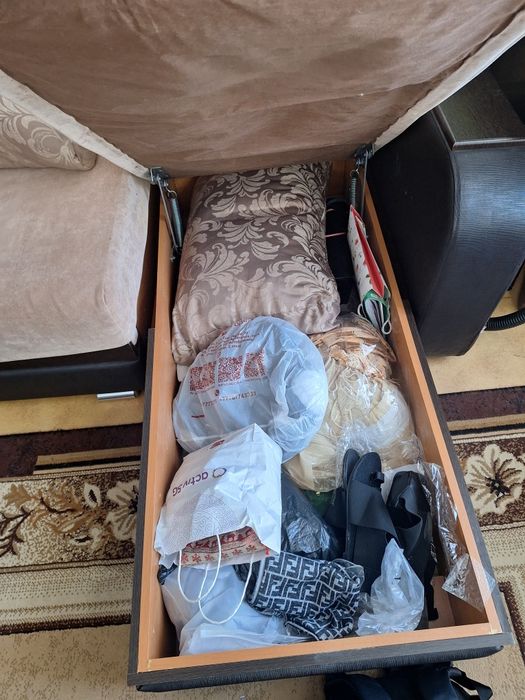 Продам диван срочно