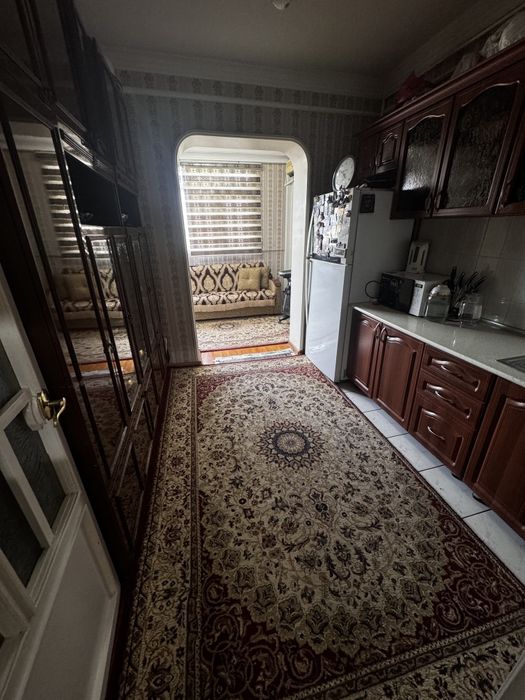 Oybek metro 4 xonali uy.