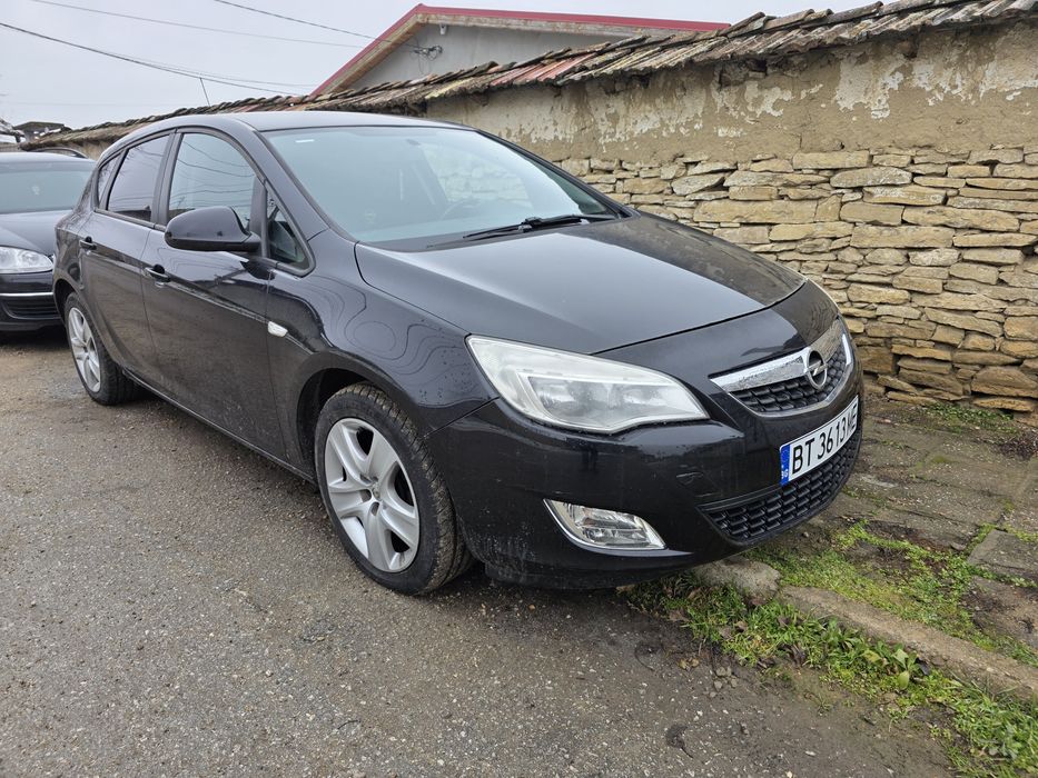 Opel Astra J 1.4T 2010г