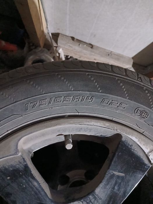 Продам резину с дисками