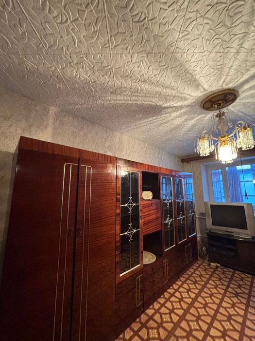 Продам сервант в отличном состоянии