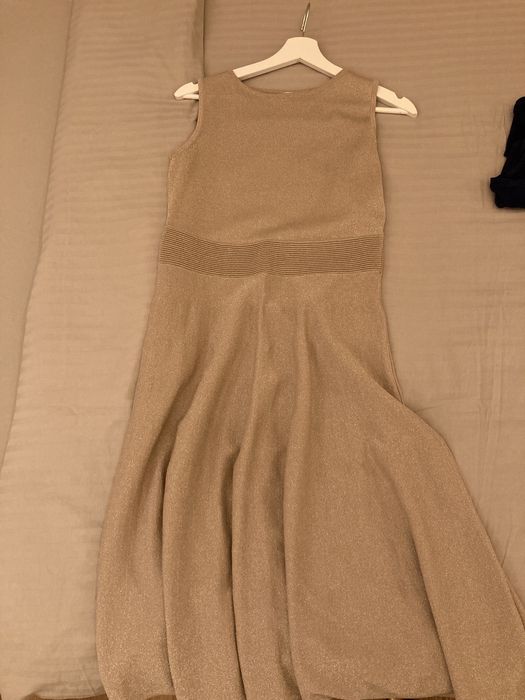 Златна финно плетена рокля