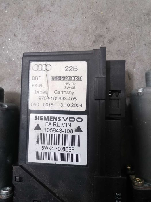 Motoraș macara audi a4 b7 fata spate