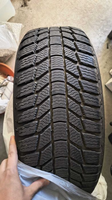 4 anvelope iarnă General Tire 215/50 R18 92V – DOT 2021 – stare foarte bună