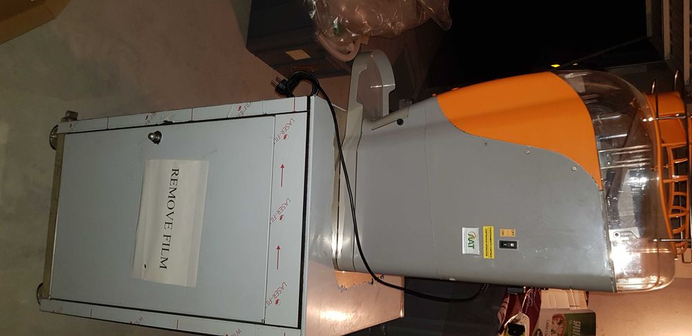 фреш машина Модел Orangenius с КОНТЕЙНЕР от неръждаема стомана