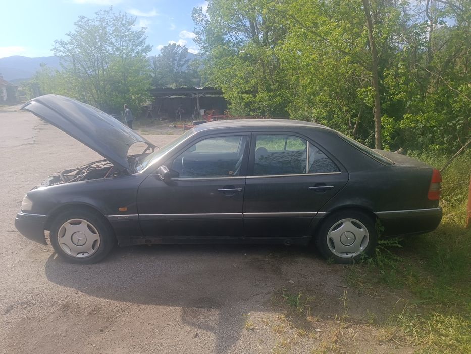 Mercedes C180.1993.година. Бензин газ. За части само цял