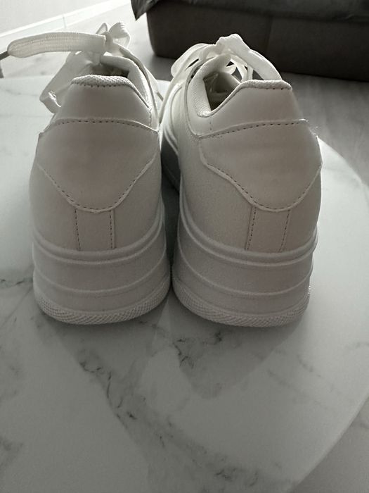 Продам кеды