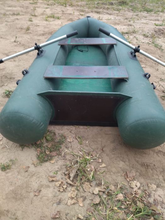 Продам лодку пвх двухместная.
