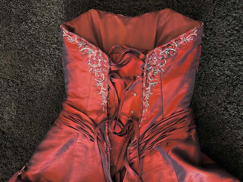Rochie de seară stil prințesă