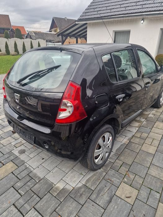 Vând Dacia sandero 2010