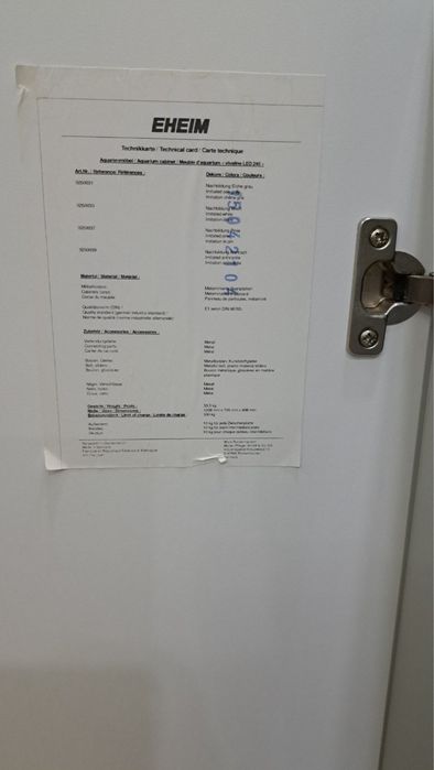 Продавам напълно оборудван аквариум 240 л с риби