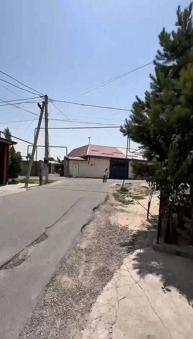 Yo'l yuzida yer xisobida uy. Bektemir ROVD
