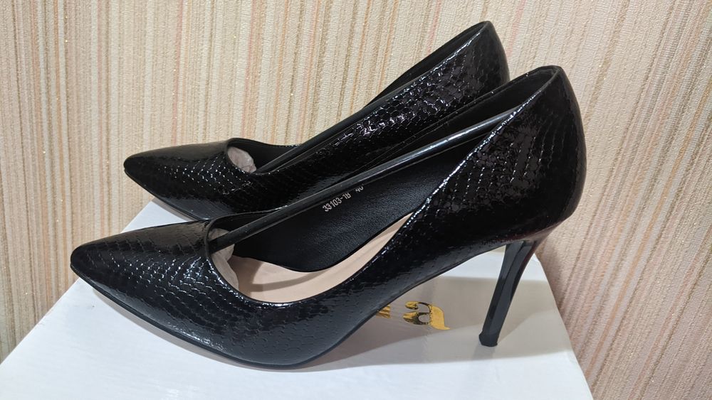 Стильные женские туфли