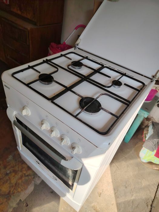 Продам газ плиту