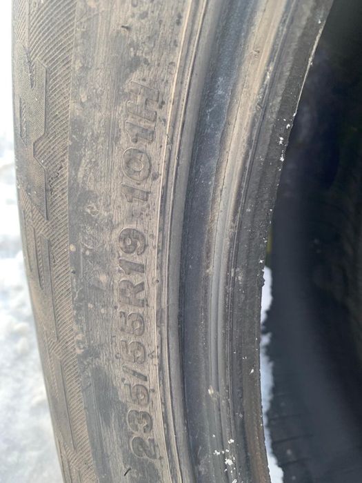 Продам два комплекта шин б/у