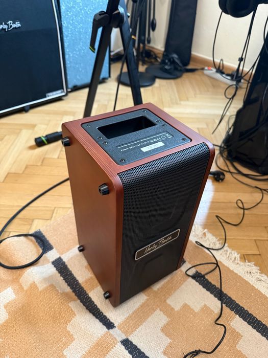 Boxă Street busking