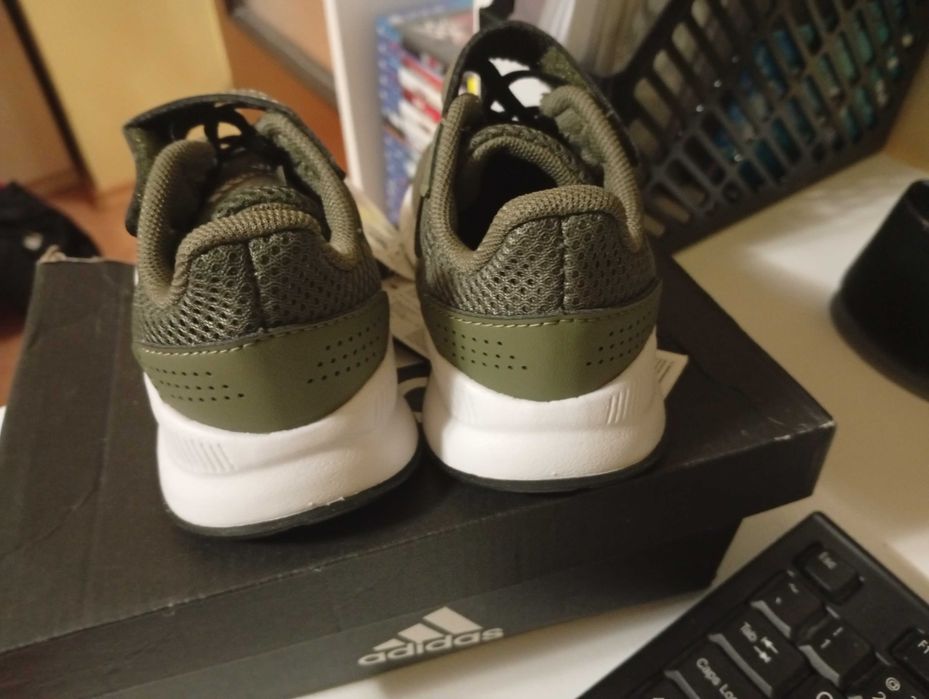 Нови 24 номер(стелка 15,5) Adidas Адидас детски маратонки