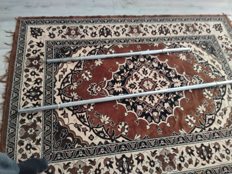 Vând suport și discuri