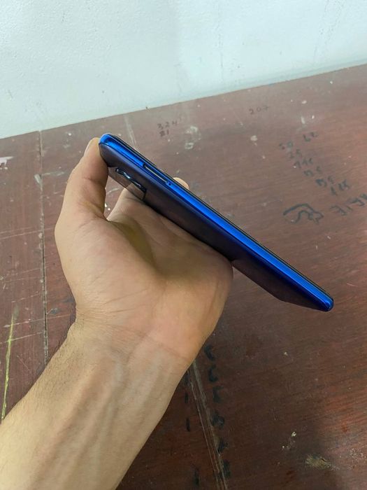 Poco x3 Pro 8+3/256GB Rangi koʻk xolati ideal