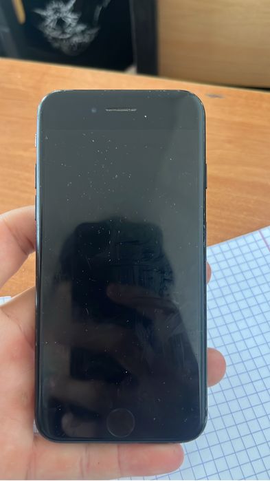 Продам айфон 7 на 64 гб