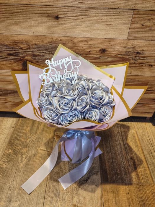 Букети от сатенени рози