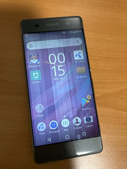 Sony Xperia XA - с лош дисплей.