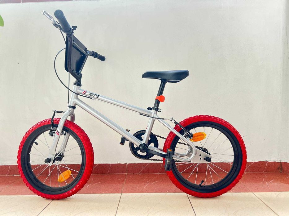 Детски велосипед BTWIN BMX 16" WIPE 500 (5-7 г. и 110-125 см) + Детска каска като подарък!