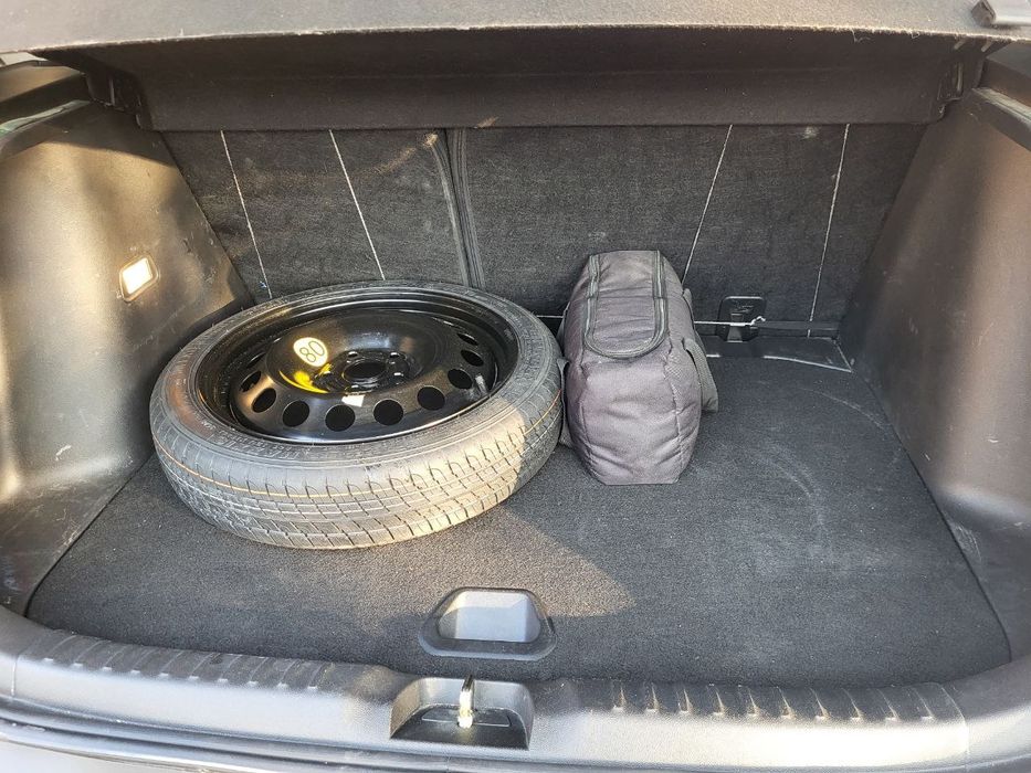 Tracker 2 srochno sotiladi.