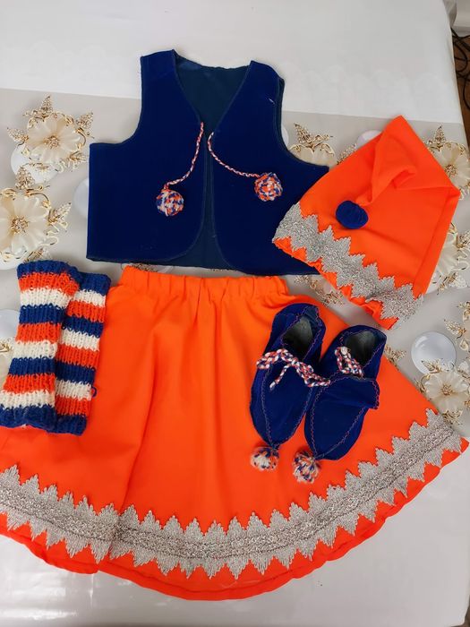 Продам новогодние костюмы