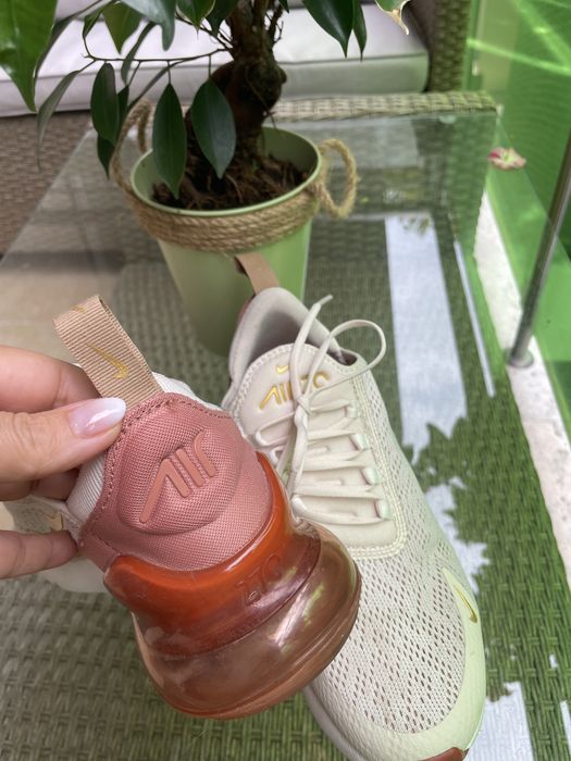 Модел: Air Max 270 (GS) изключително красиви