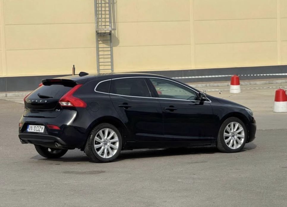 Volvo V40 2015