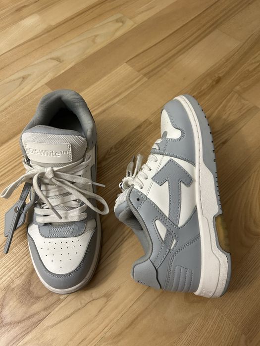 Off-White out of office 42