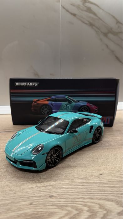 Macheta Porsche 911 Minichamps 1:18