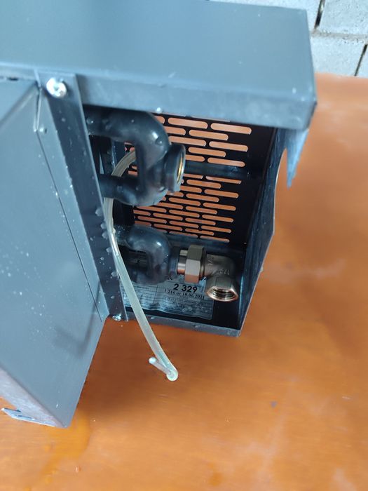 Конвектор напольный продам.