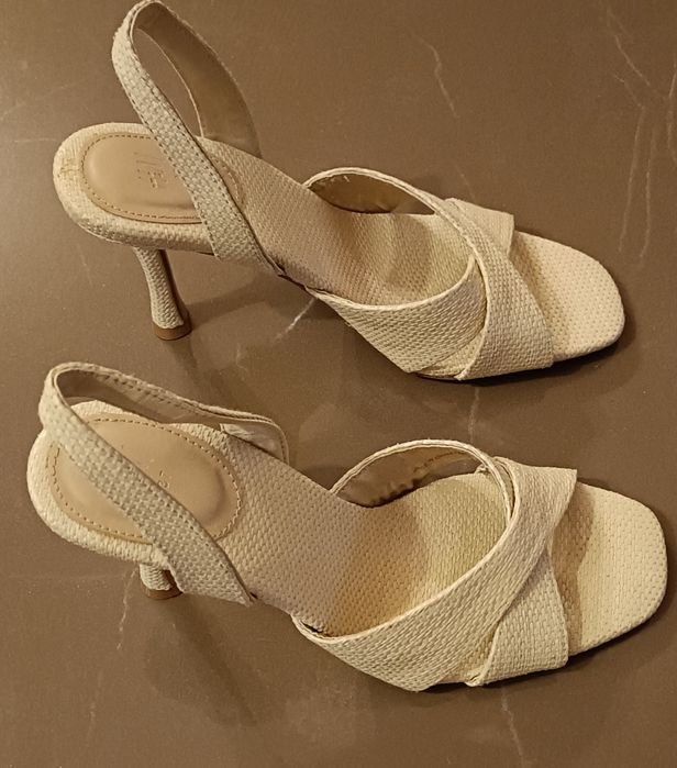 Vând sandale H&M , mărimea 37