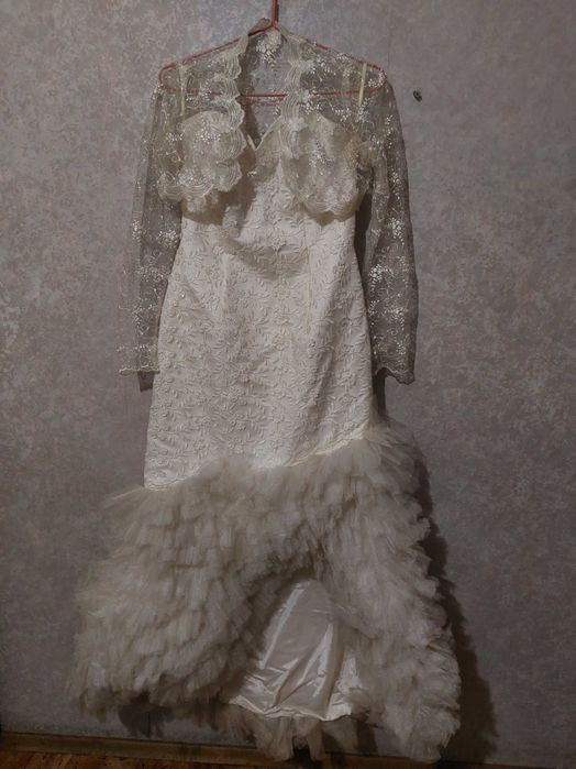 Продам новое праздничное платье