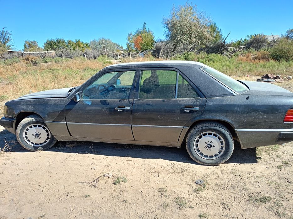 Мерседес 124 230