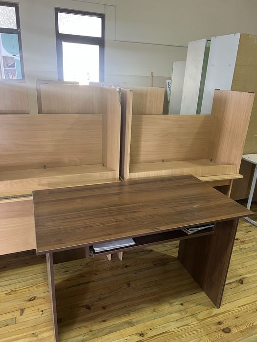Продаю столы для комьютера