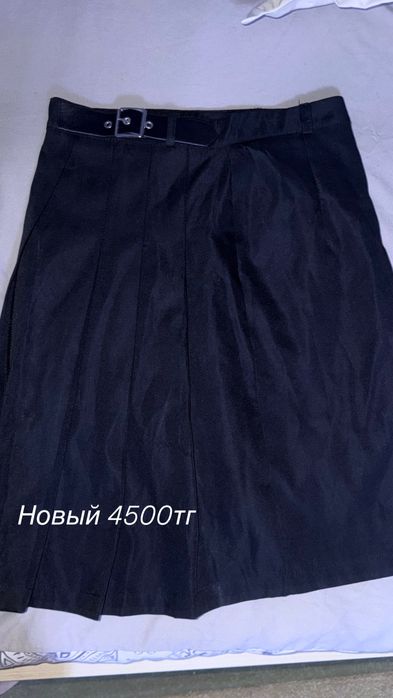 Костюм. Жинсы. Пиджак. Кофта.