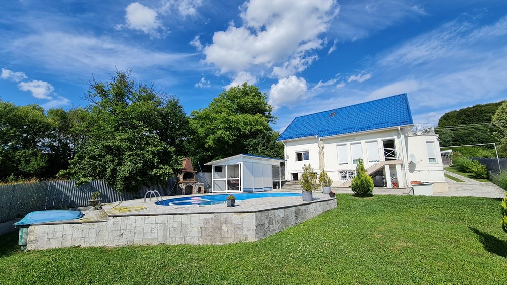 Vand Casa P+1 cu piscina, Curtea de Arges