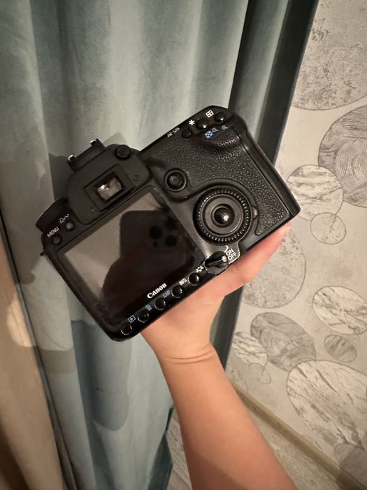 Фотоаппарат продам срочно canon 40D