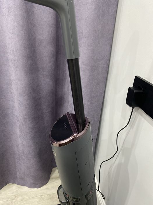 Вертикальный пылесос LeBot